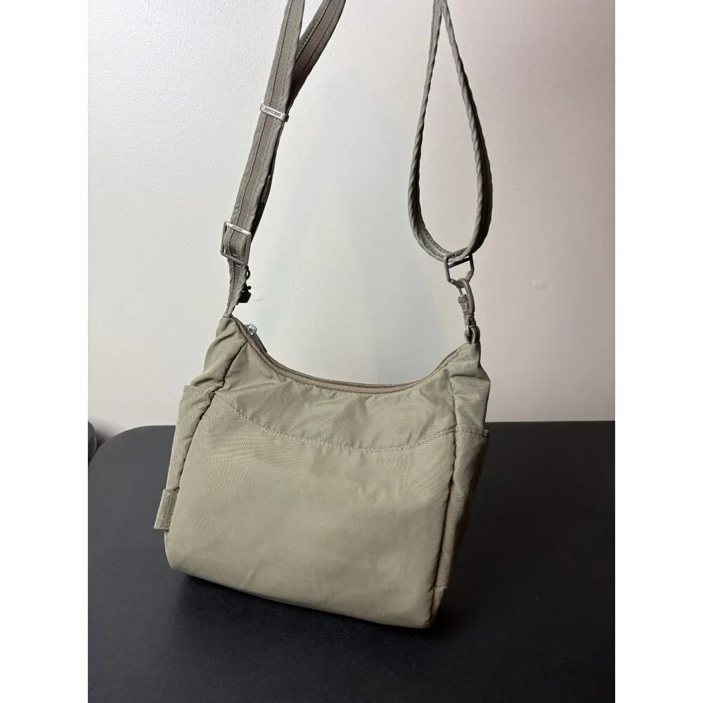 N/A pacsafe olive